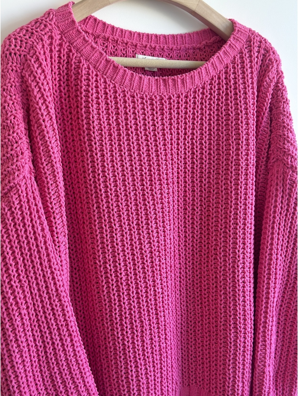 American Eagle Oversized Chenille Crewneck Sweater Hot Pink Chunky Knit Size M - Picture 9 of 9